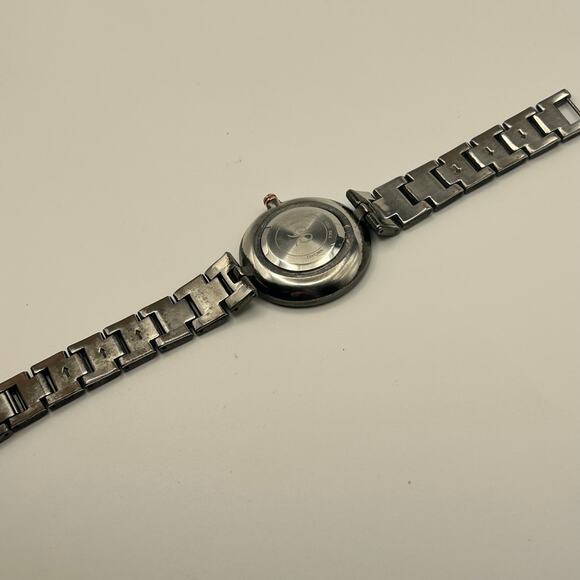 Nine West Metallic Gray Crystal Dial Women’s Watch Working New Battery - Picture 6 of 7